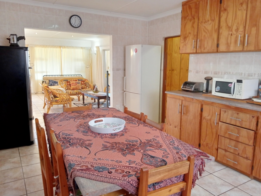 4 Bedroom Property for Sale in Struisbaai Western Cape